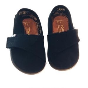 ⭐3/$30⭐Tom's shoes